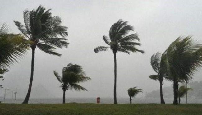 Cidades do ES recebem alerta de ventos fortes