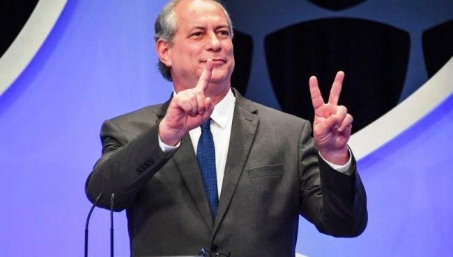 Ciro pede que Lula concorra como vice e é criticado: PT vê "desespero"