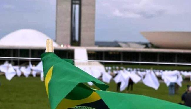 Com 183 mortes em 24 horas, Brasil tem a menor média móvel desde novembro de 2020