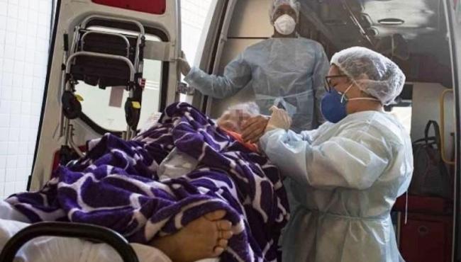 Com 98 mortes por Covid em 24 horas, média móvel tem nova queda e vai a 158