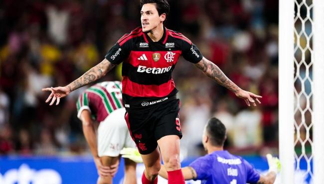 Com dois gols de Pedro, Flamengo vence Fluminense pelo Brasileirão
