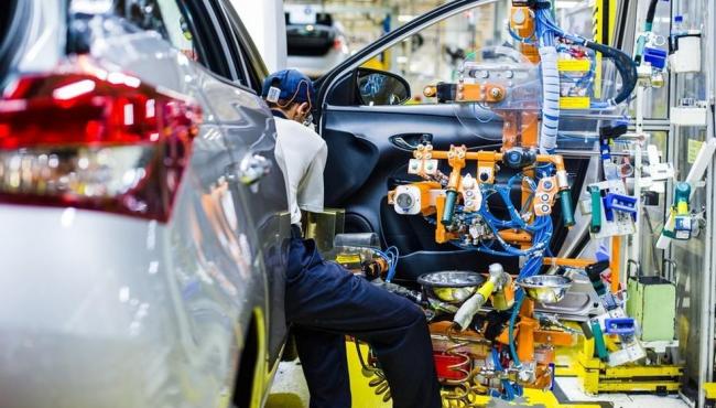 Com mercado em desaceleração, montadoras adotam férias coletivas em fábricas do Brasil