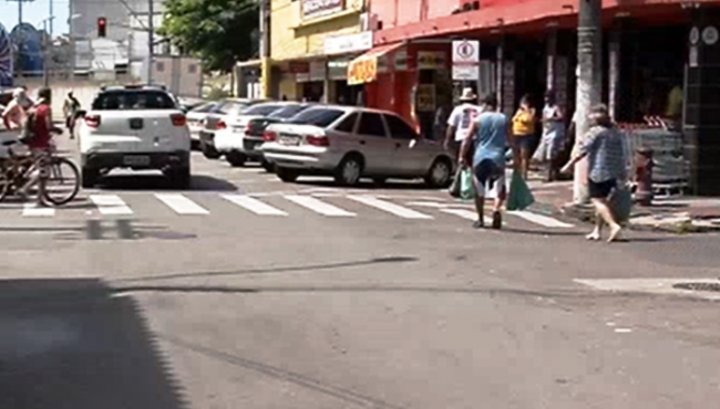 Comerciantes da capital abrem estabelecimentos contrariando orientações do governo