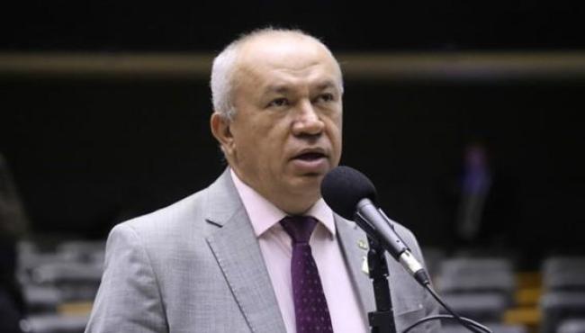 Comissão da Câmara aprova projeto que obriga governo a custear assistência à saúde de servidores que tiveram contato com DDT