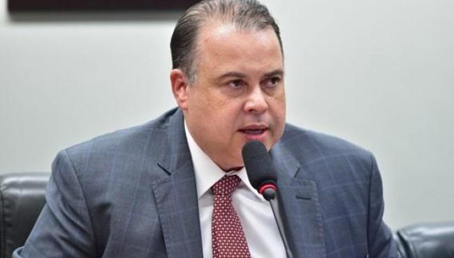 Comissão da Câmara aprova projeto que proíbe que professores sejam substituídos por inteligência artificial nas escolas