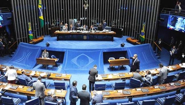 Comissão no Senado aprova limite para uso de dinheiro em espécie