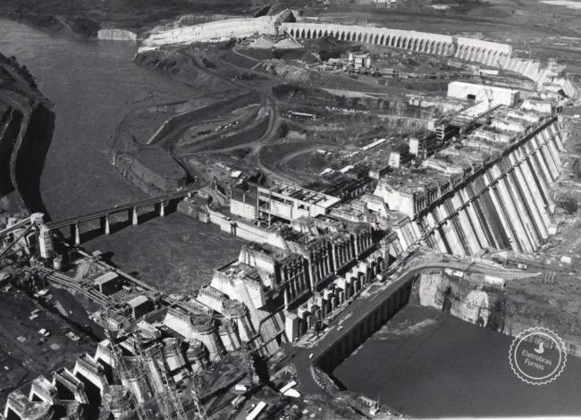 Como a ditadura militar criou um império do ensino privado