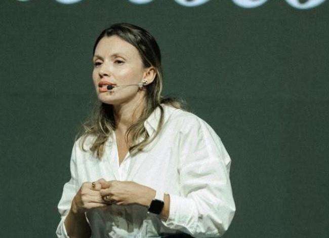 Conferência reúne mulheres para refletir sobre tempo e propósito, em Vila Velha, no ES