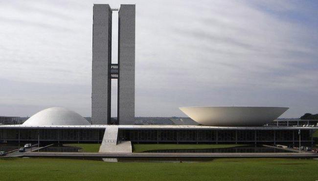 Congresso remaneja R$ 9,3 bilhões do Bolsa Família para o Auxílio Brasil