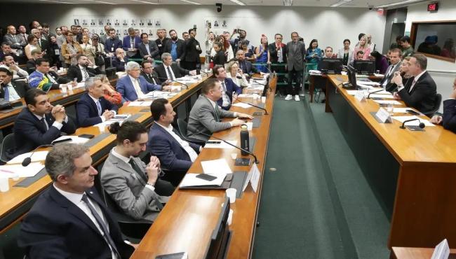 Conselho de Ética arquiva representação contra Eduardo Bolsonaro