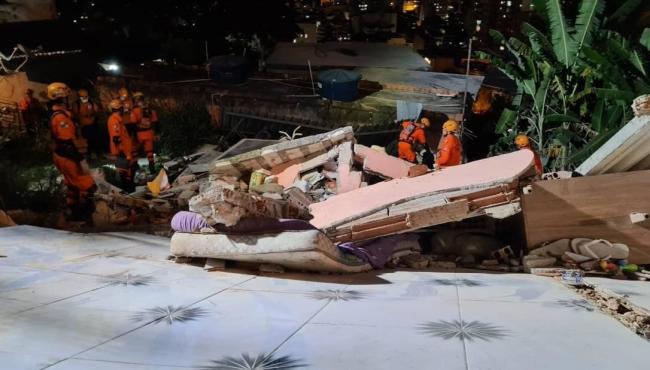 Construção de três andares desaba no Salgueiro, na Zona Norte do Rio, e deixa um morto