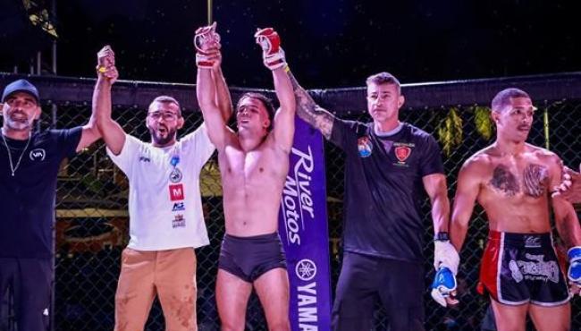 Contemplado pelo Bolsa Atleta, lutador conquista cinturão em estreia no MMA profissional no Oliveira Fight
