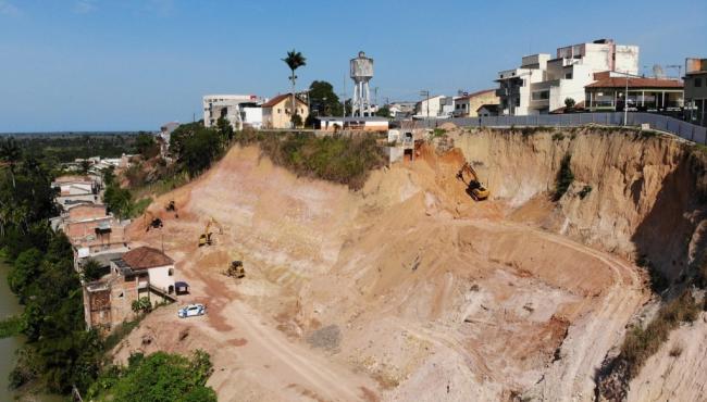 Contenção de encosta na Ladeira do Besouro: Condições climáticas favorecem o bom andamento dos trabalhos em São Mateus, ES