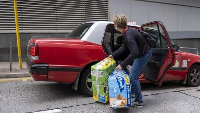 Coronavírus transforma papel higiênico em item valioso e alvo de ladrões