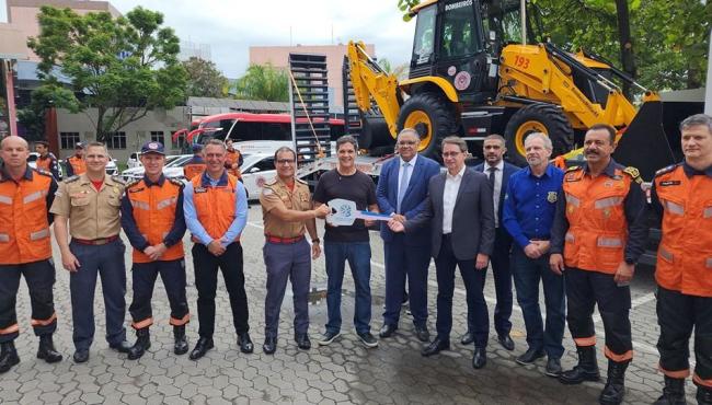 Ricardo Ferraço entrega novas viaturas ao Corpo de Bombeiros e Polícia Científica do ES