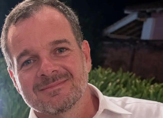 Corpo de juiz é encontrado carbonizado dentro de veículo em chamas