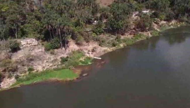 Corpo é encontrado dentro de rio com corda no pescoço e pés amarrados