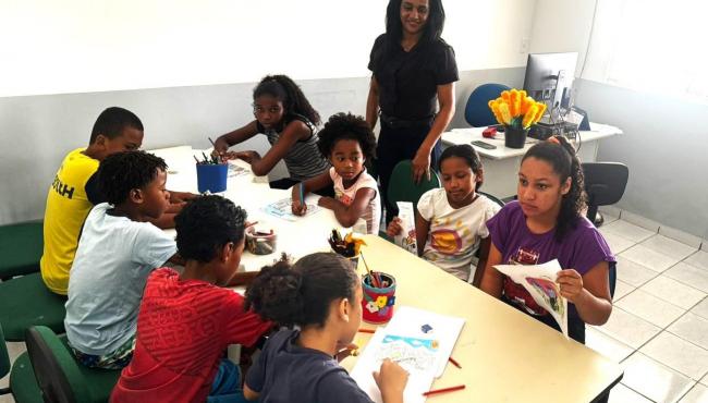 Cras promove encontro com crianças e adolescentes do SCFV, em Braço do Rio, em Conceição da Barra, ES