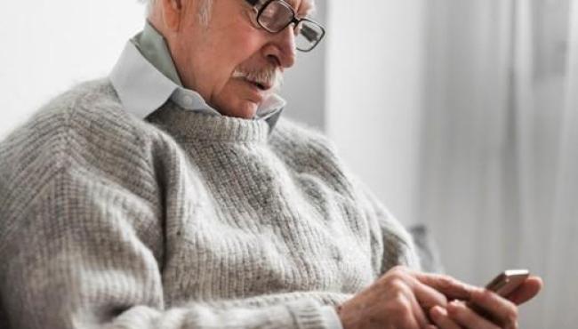 Crescem os golpes digitais: como o público 50+ pode se proteger nas transações online e no uso do PIX