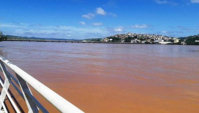 Criança de 3 anos se afoga enquanto brincava perto do Rio Doce, em Colatina, ES