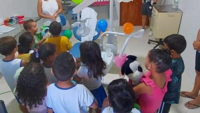 “Crianças na Dentista” chega à Escola Ciranda Cirandinha, em Itaúnas, Conceição da Barra, ES