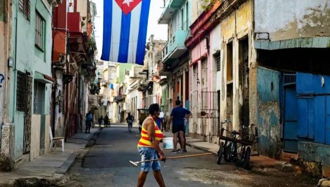 Cubanos reagem a inflação de 6.900%: “Nunca imaginei que fossemos sofrer”