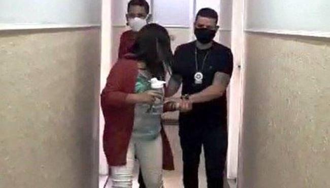 Cuidadora é presa suspeita de roubar R$ 400 mil de idosa no Rio