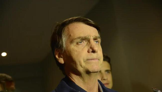 Defesa de Bolsonaro pede prisão domiciliar humanitária ao STF