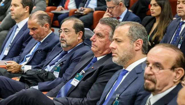 Defesas de Bolsonaro e de outros réus contestam execução das penas