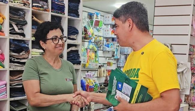 Deputado Federal Messias Donato presta contas do mandato e destaca investimentos em caminhada por Cariacica, no ES