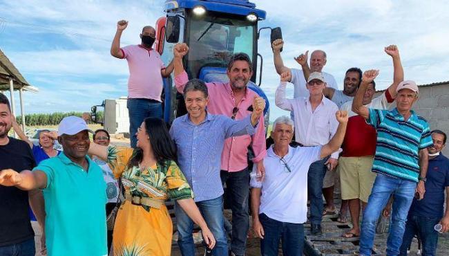 Deputado Freitas entrega equipamentos à comunidades rurais do Norte do ES 