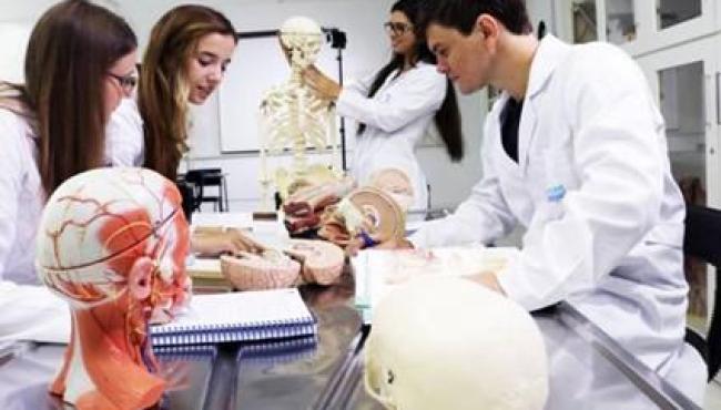 Deputado Messias Donato cobra esclarecimentos sobre expansão da formação médica no Brasil