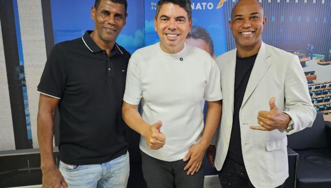 Deputado Messias Donato se reúne com o tetracampeão Aldair e lideranças do esporte para fortalecer projetos sociais