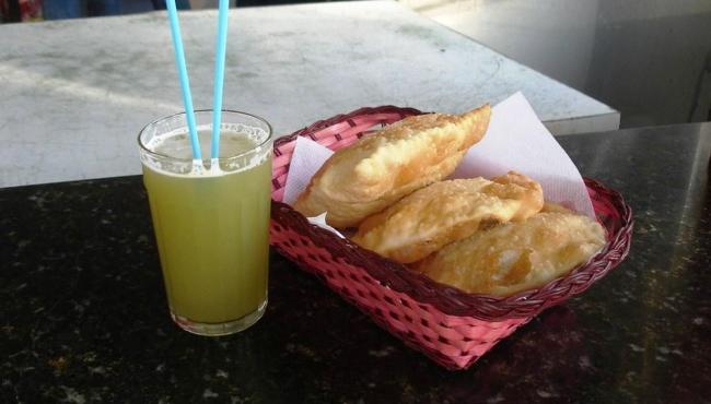 Descubra a origem da dupla pastel e caldo de cana no Brasil