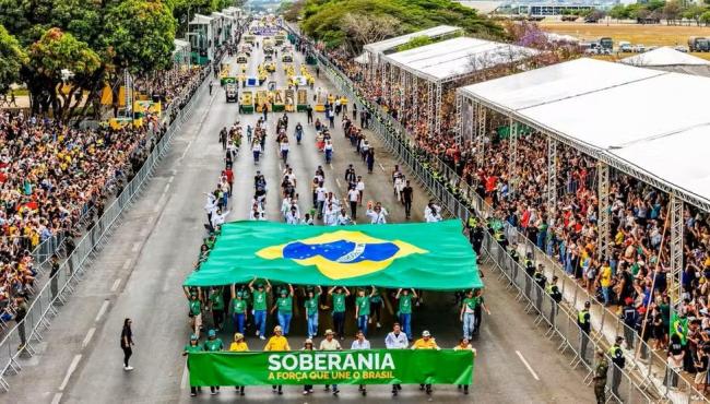 Desfile de 7 de Setembro é realizado na Esplanada dos Ministérios, em Brasília