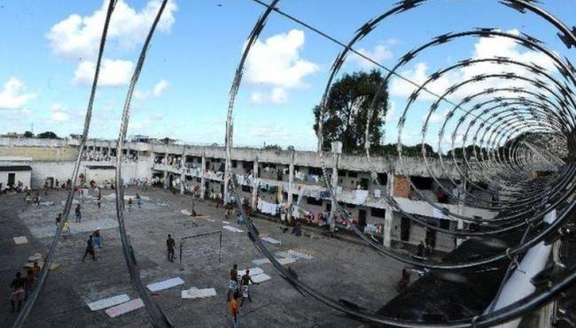 Detento arranca coração de companheiro de cela em presídio