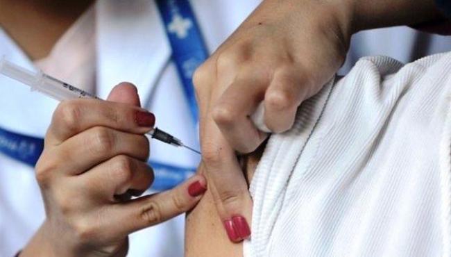 Dor no braço após vacina: Efeito é da agulha ou da substância?