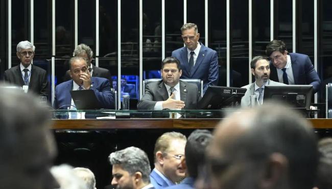 Dosimetria: Alcolumbre promulga lei que beneficia condenados pelo 8/1