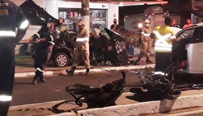 Duas pessoas morrem e uma fica ferida em acidente, em Vila Velha, ES