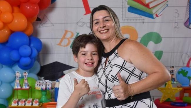 Duplo diagnóstico do filho caçula transforma vida de professora do ES