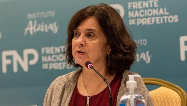 “É hora de intensificar a vacinação”, diz ministra sobre covid-19