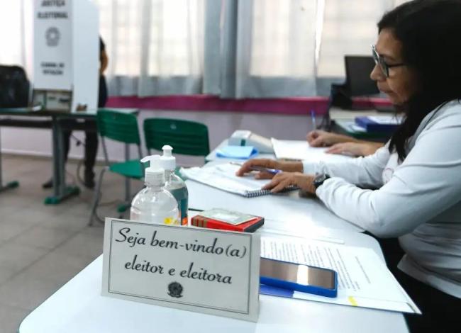 Eleições 2026: eleitor pode se inscrever para ser mesário voluntário