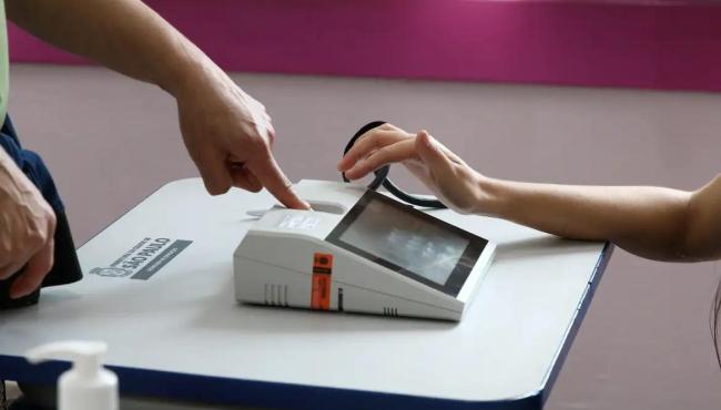 Eleitor sem biometria pode votar no segundo turno das eleições