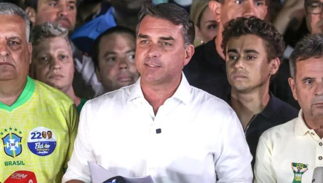 Em carta, Flávio agradece Milei e Trump por apoio para fuga