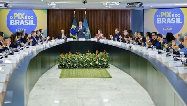 Em reunião ministerial, Lula defende soberania do Brasil e sequência de diálogo com os EUA