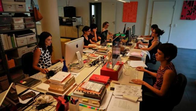 Emprego feminino aumenta 11%, mas desigualdade salarial persiste