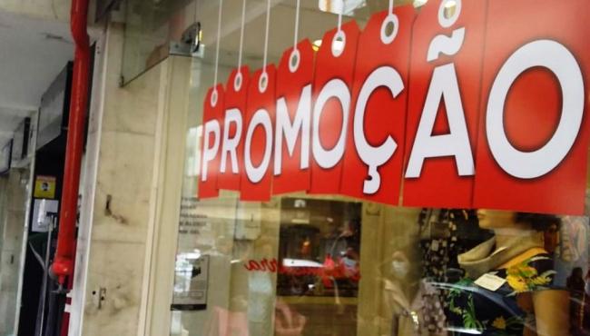 ES aprova lei que obriga comércio a expor preço antigo de produtos em promoção