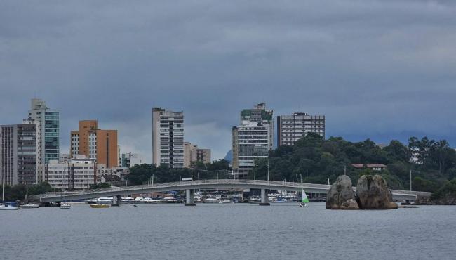 ES recebe novo alerta de chuva forte e ventania; veja a lista de cidades