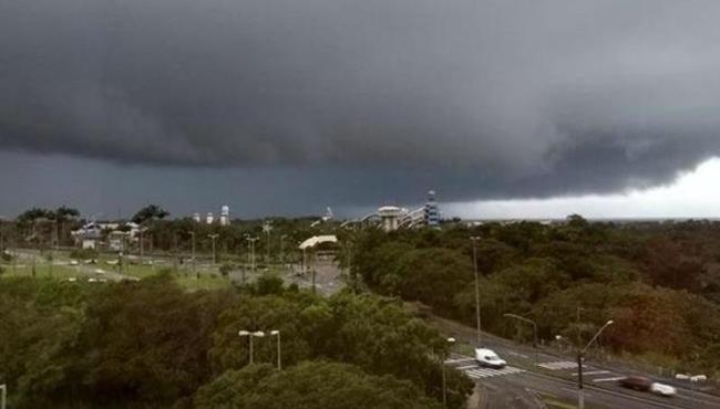 ES tem alerta de chuvas intensas e temporais nesta semana