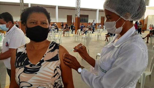 Espírito Santo é o estado com maior cobertura de doses de reforço em idosos